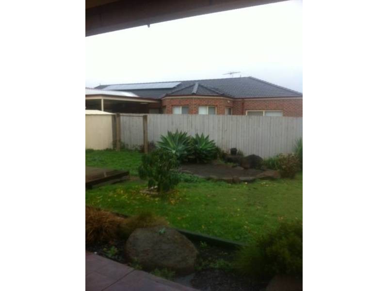 19 Johnston Way, Taylors Hill VIC 3037