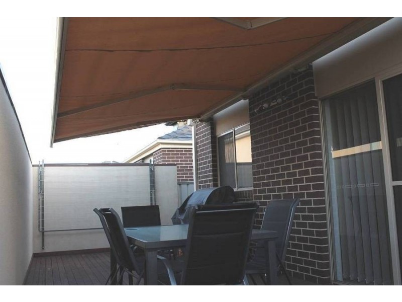 20/40 McCubbin Way, Caroline Springs VIC 3023