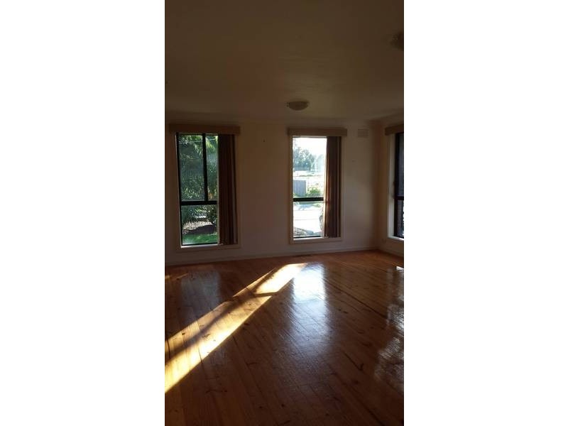 4 Breadalbane Court, Sydenham VIC 3037