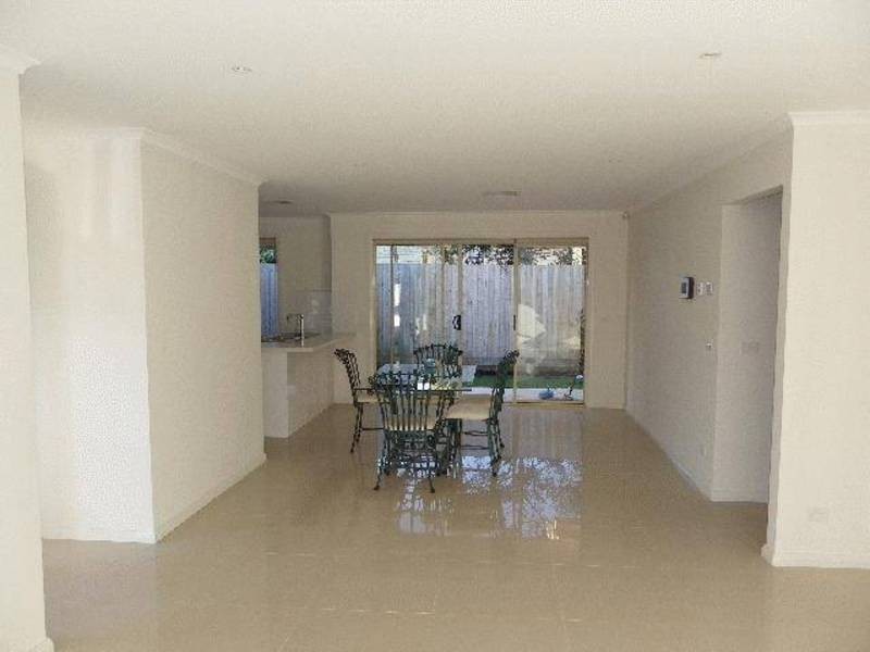 2/52 Daley Street, Glenroy VIC 3046