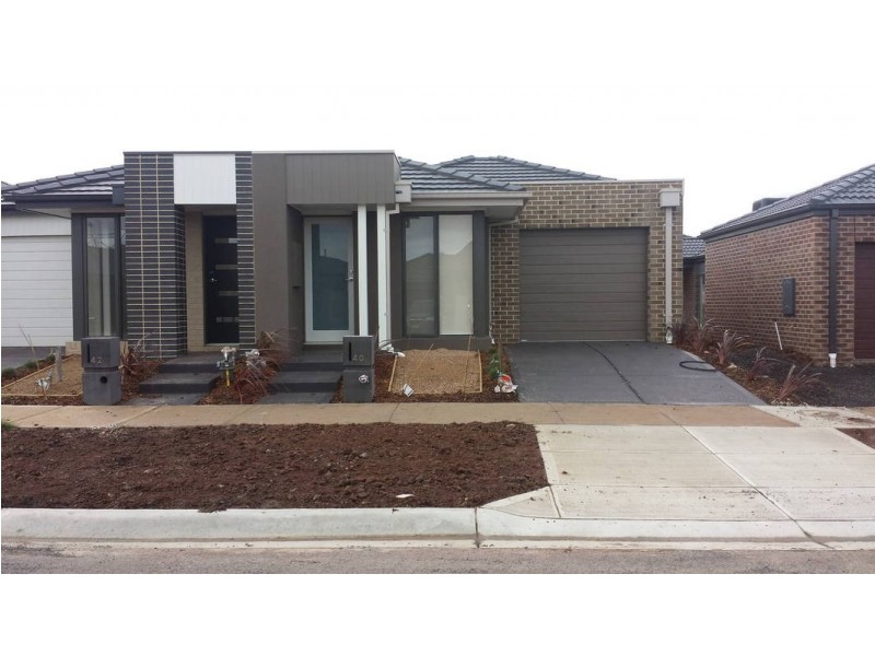 40 Annecy Bloulevard, Plumpton VIC 3335