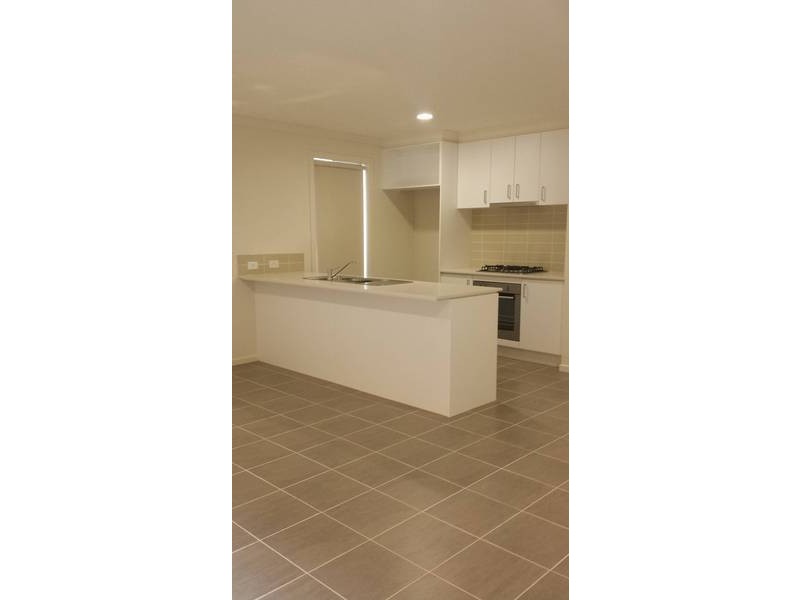 40 Annecy Bloulevard, Plumpton VIC 3335