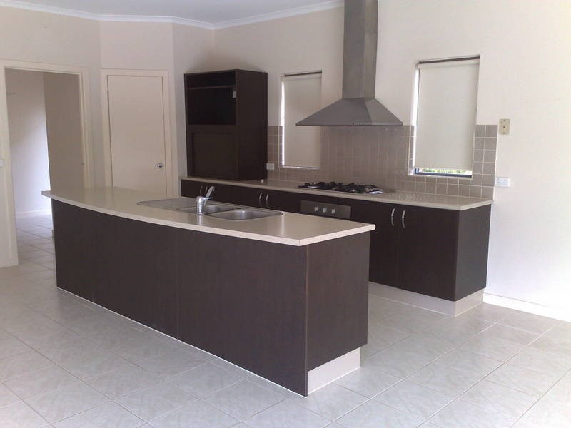 12 Kings Domain, Caroline Springs VIC 3023