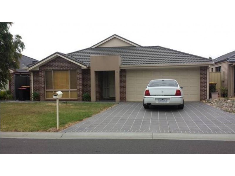 12 Lancely Green, Caroline Springs VIC 3023