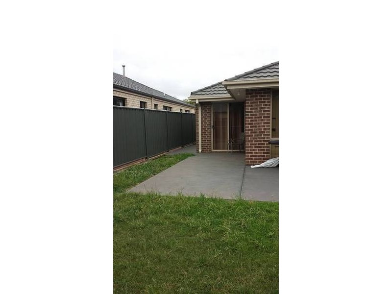 12 Lancely Green, Caroline Springs VIC 3023