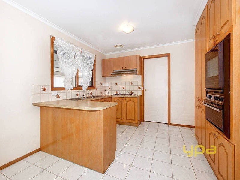 3 Lionheart Avenue, Taylors Lakes VIC 3038