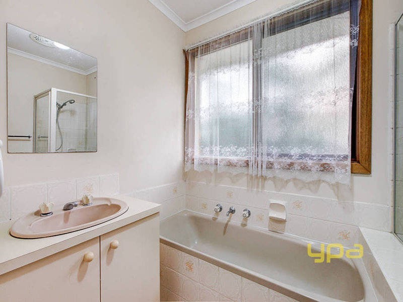 3 Lionheart Avenue, Taylors Lakes VIC 3038