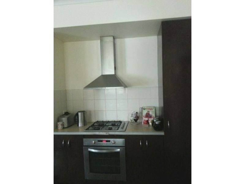 1/4  Hopetoun Grove, Caroline Springs VIC 3023