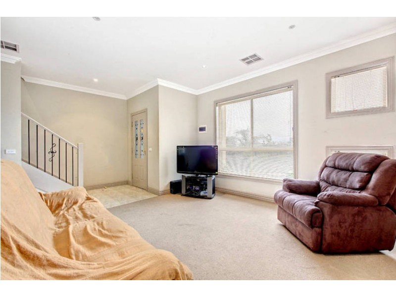 2/7 Lorraine Court, Hillside VIC 3037