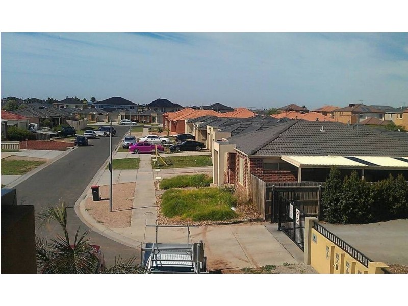 2/7 Lorraine Court, Hillside VIC 3037