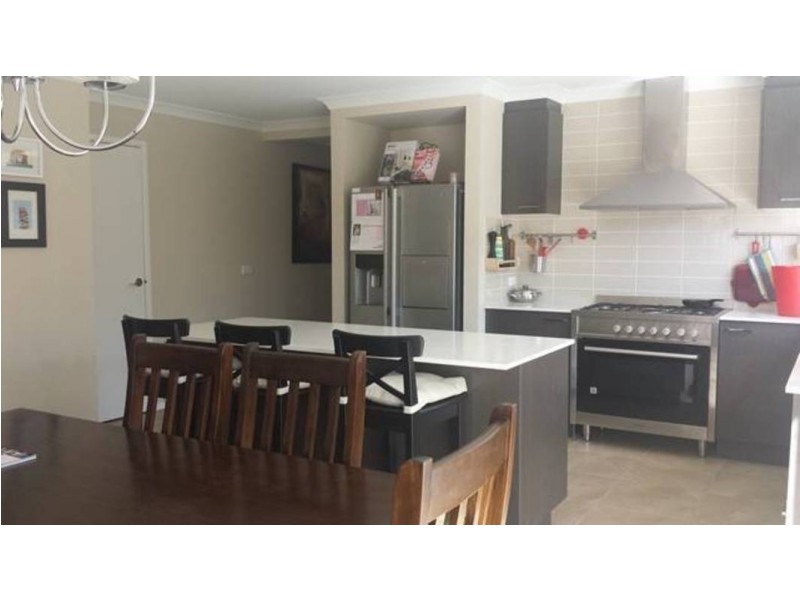 17 Adams Drive, Plumpton VIC 3335