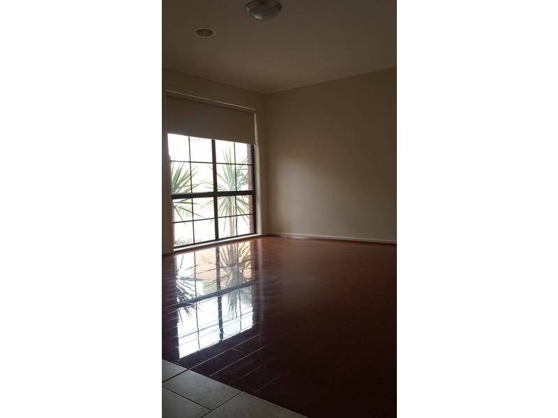 3 Doran Walk, Delahey VIC 3037