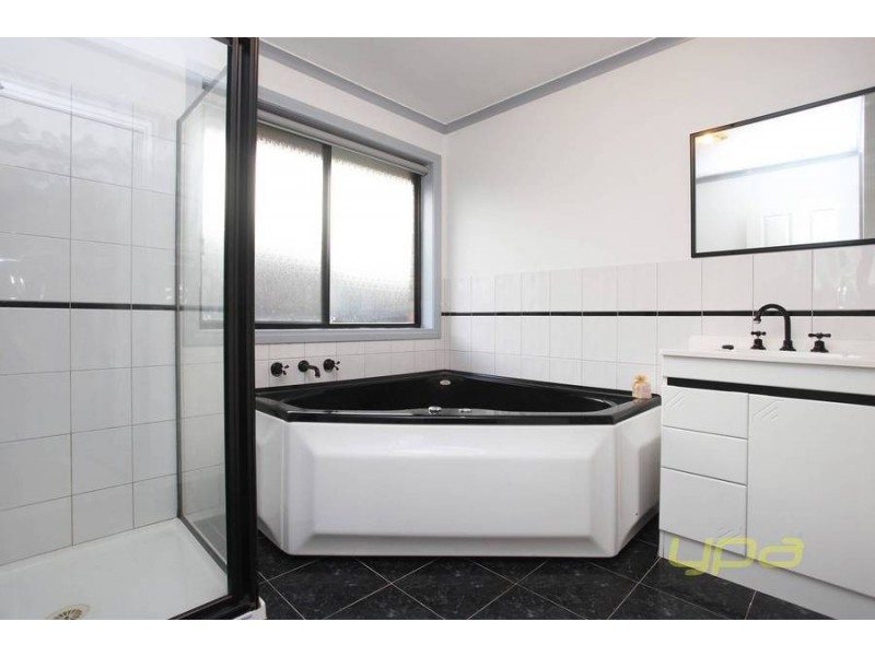 31 Bedingham Drive, Hillside VIC 3037