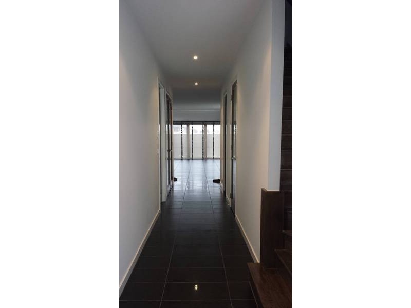 60 The Esplanade, Caroline Springs VIC 3023