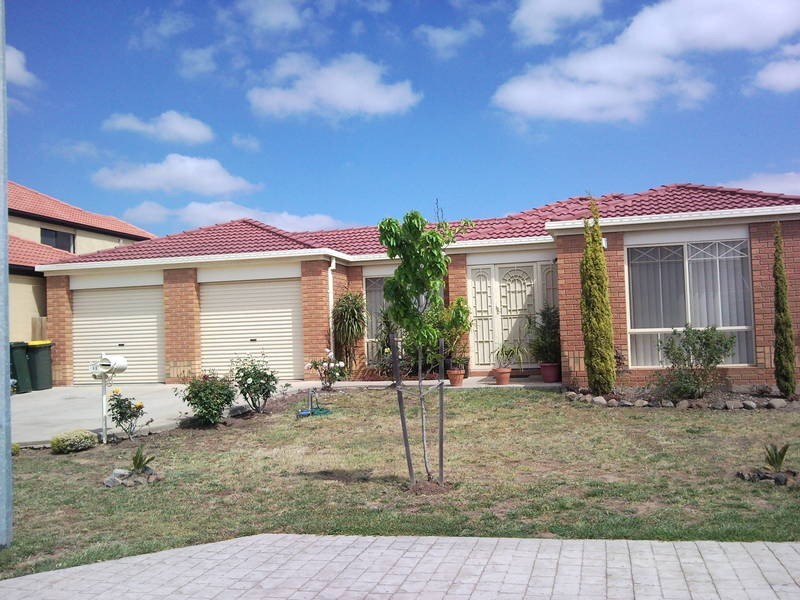 48 Bungarim Wynd, Sydenham VIC 3037