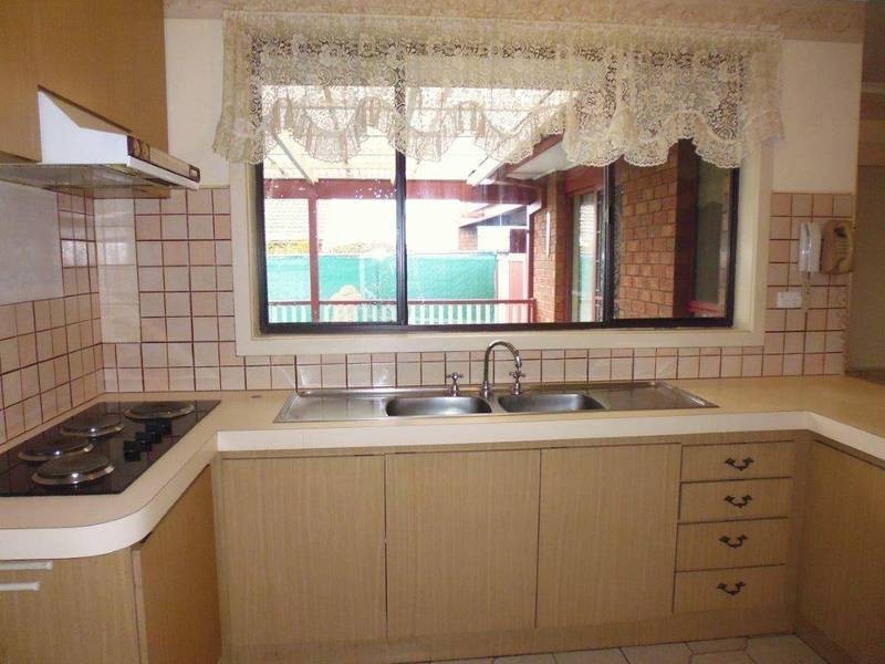 8  Carrington Street, Sydenham VIC 3037