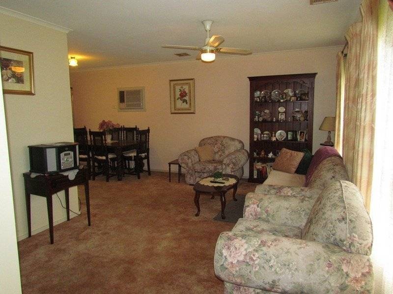 8  Carrington Street, Sydenham VIC 3037