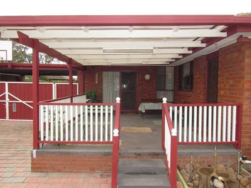 8  Carrington Street, Sydenham VIC 3037