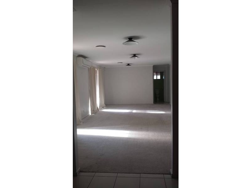 10 Bond Drive, Taylors Lakes VIC 3038