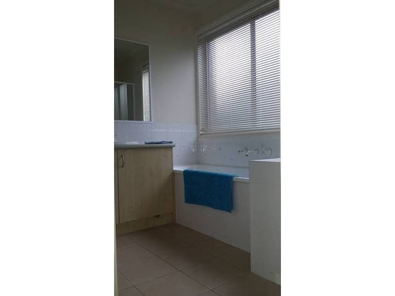 1/11 Timele Drive, Hillside VIC 3037