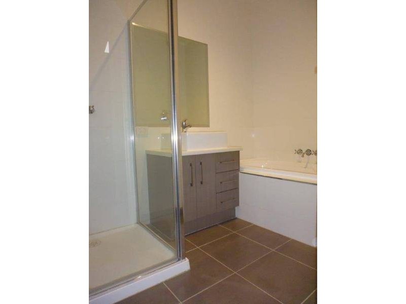 25 Landcox Way, Caroline Springs VIC 3023