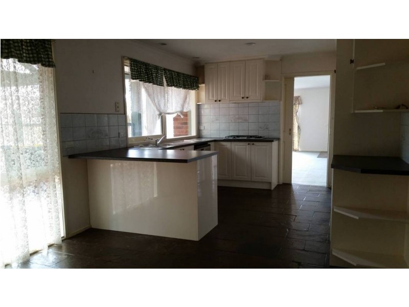 12 Fergus Court, Sydenham VIC 3037