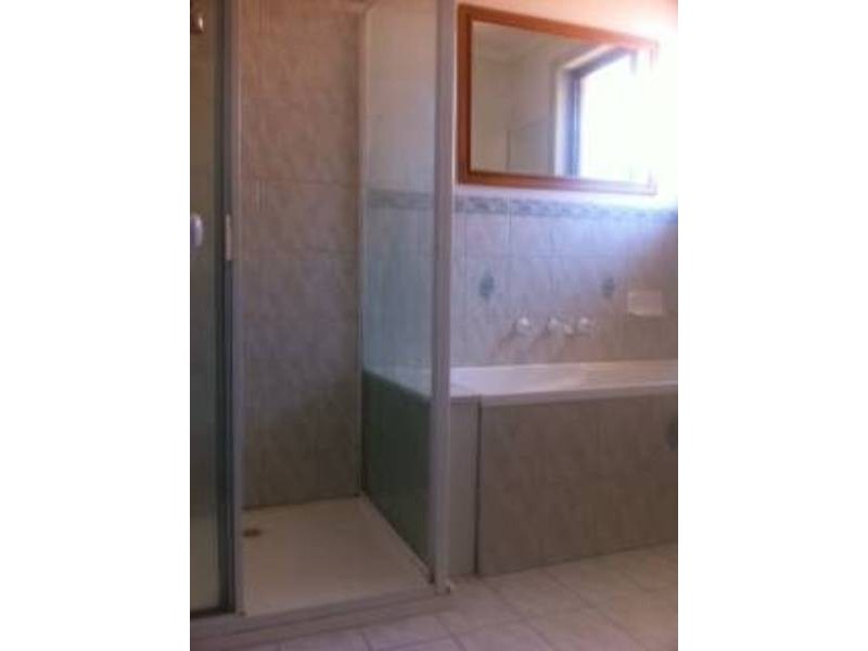 7 Mark Drive, Hillside VIC 3037