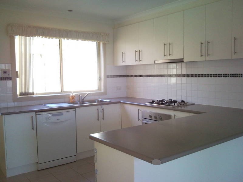 1/77 Allenby Road, Hillside VIC 3037