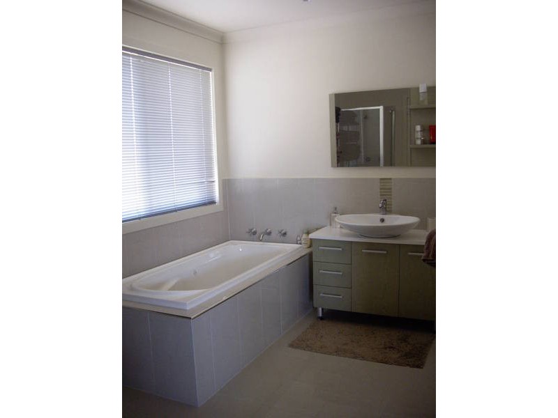 9 Ultimo Walk, Taylors Hill VIC 3037