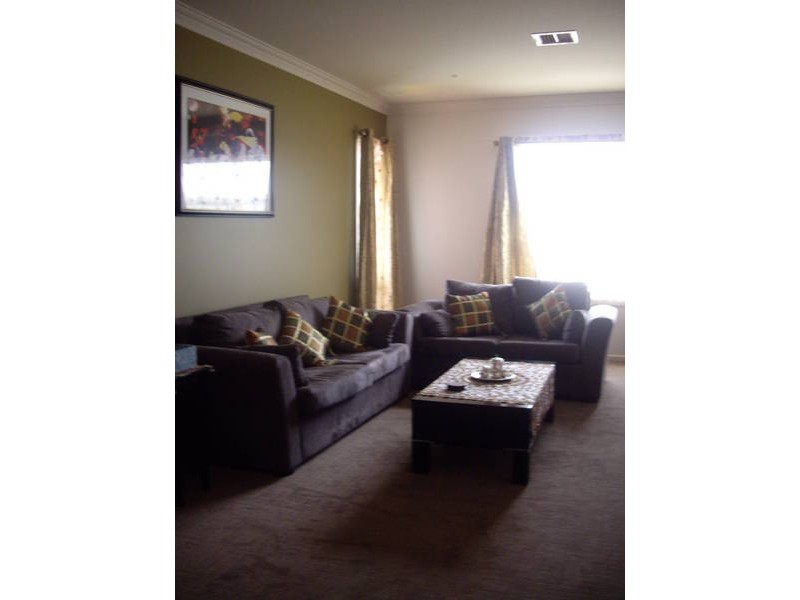 41 Domain Drive, Hillside VIC 3037