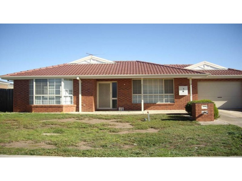 2/23 Allenby Road, Hillside VIC 3037