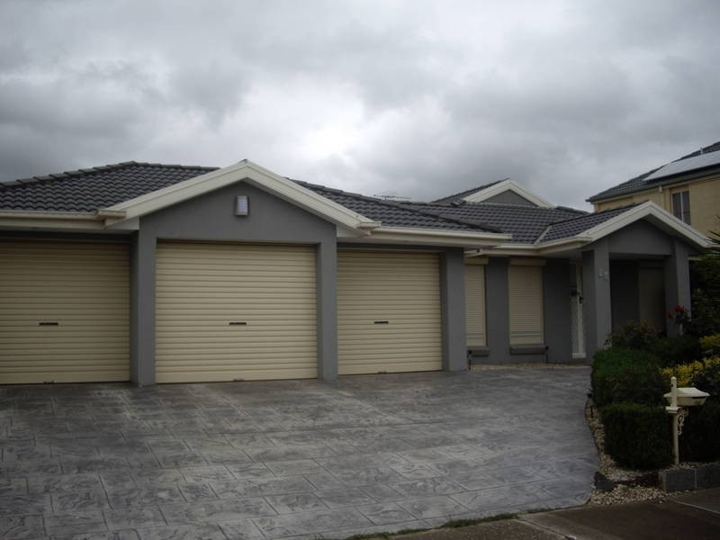 16 Roseleigh Boulevard, Sydenham VIC 3037