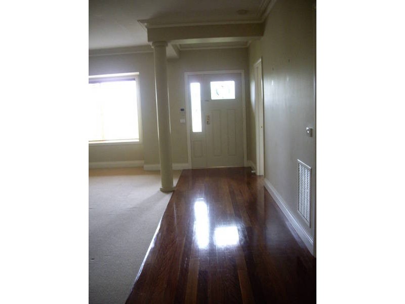 101 Robertsons Road, Taylors Lakes VIC 3038