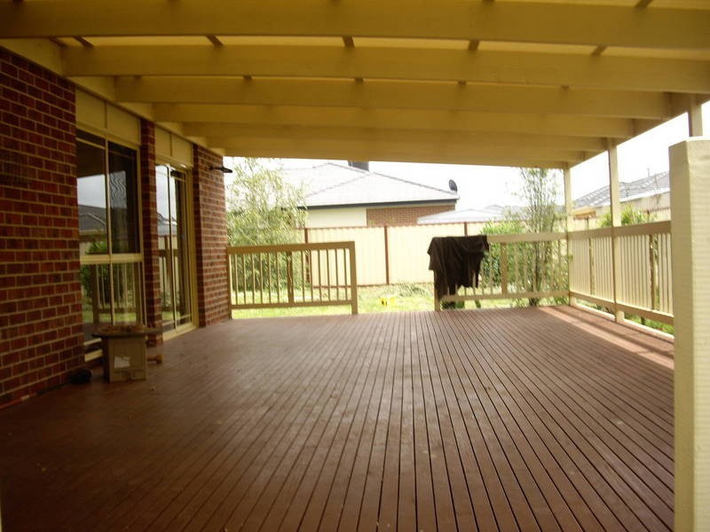 101 Robertsons Road, Taylors Lakes VIC 3038