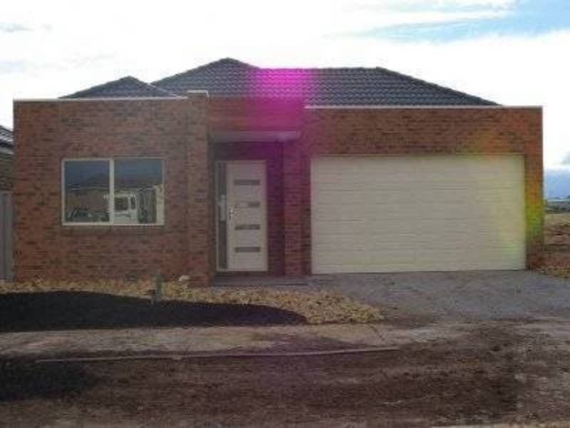 48 Mount Way, Caroline Springs VIC 3023