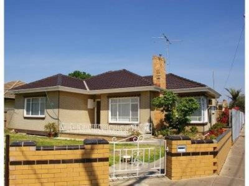 25 Compton Parade, Sunshine North VIC 3020