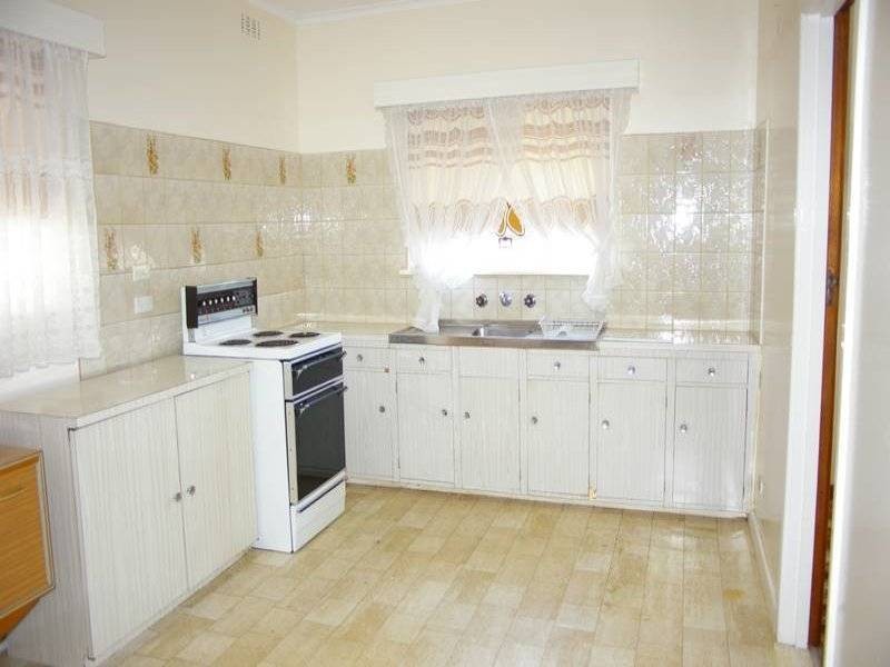 25 Compton Parade, Sunshine North VIC 3020