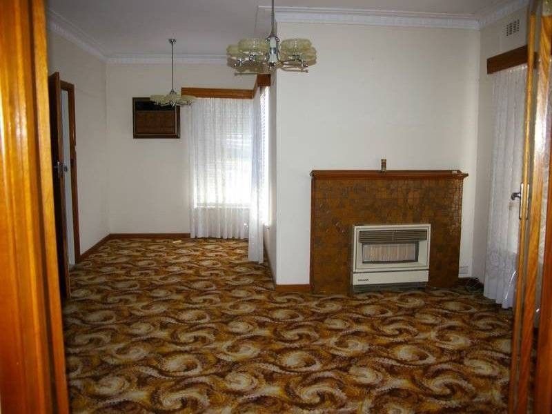 25 Compton Parade, Sunshine North VIC 3020