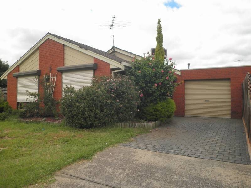 1/17 Saratoga Crescent, Keilor Downs VIC 3038