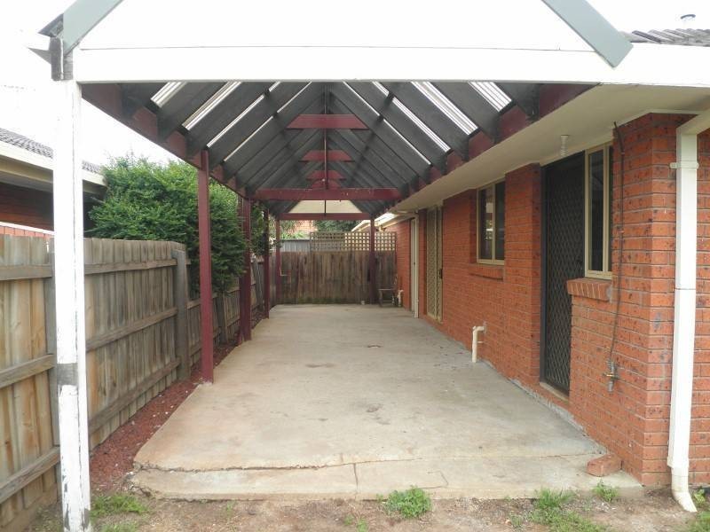 1/17 Saratoga Crescent, Keilor Downs VIC 3038