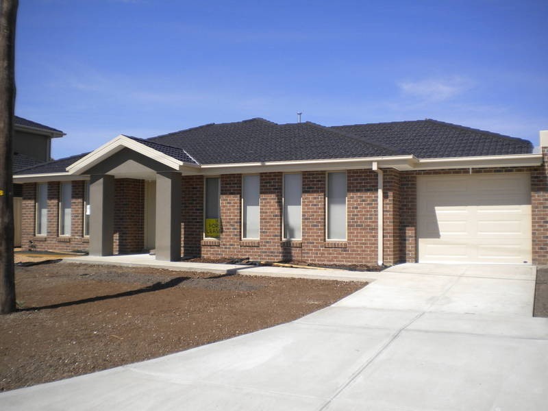 15 Darlington Grove, Sydenham VIC 3037