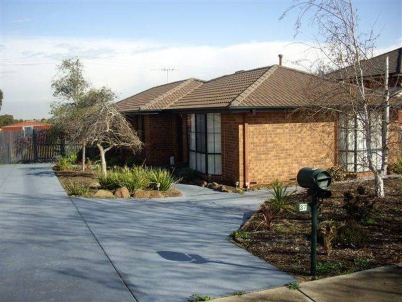 37 Bellevue Boulevard, Hillside VIC 3037