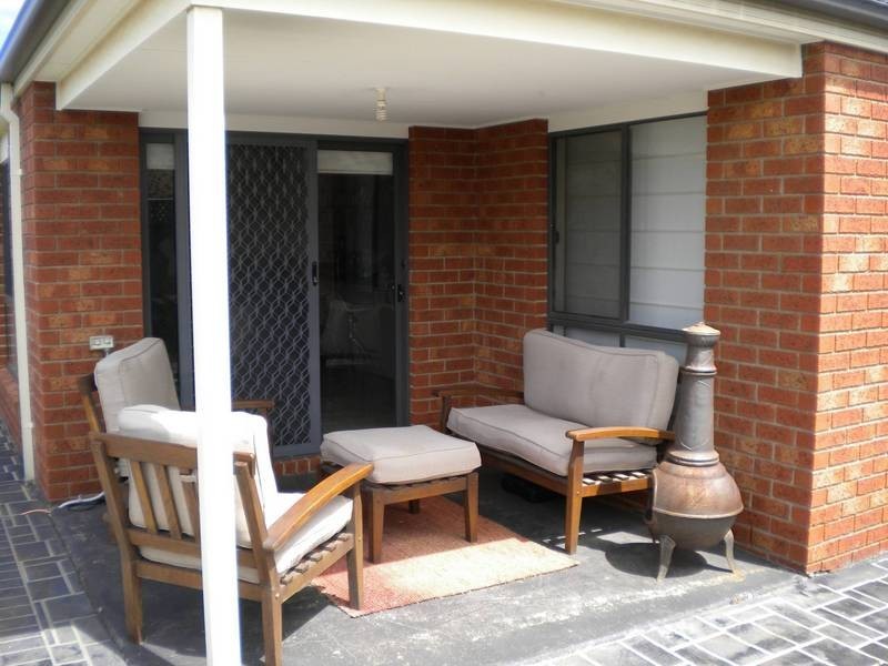 12 Pro Hart Way, Caroline Springs VIC 3023