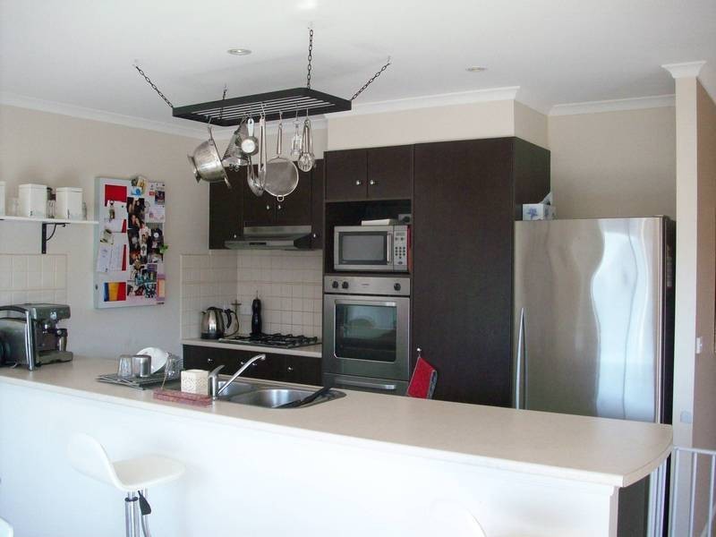 12 Pro Hart Way, Caroline Springs VIC 3023