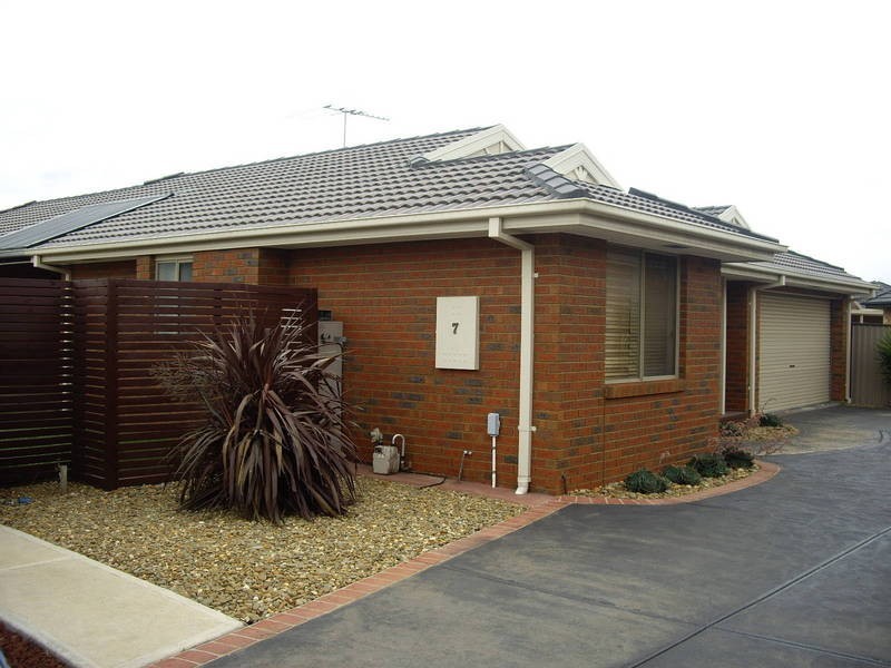 7 Webbs Avenue, Taylors Hill VIC 3037