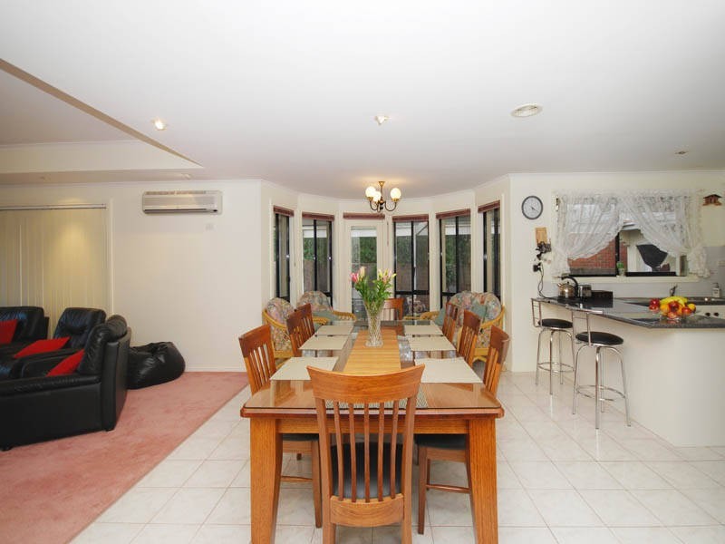 4 Bundy Court, Hillside VIC 3037