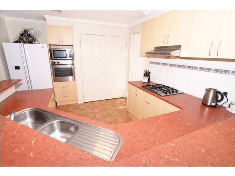 5 Eliza Court, Hillside VIC 3037