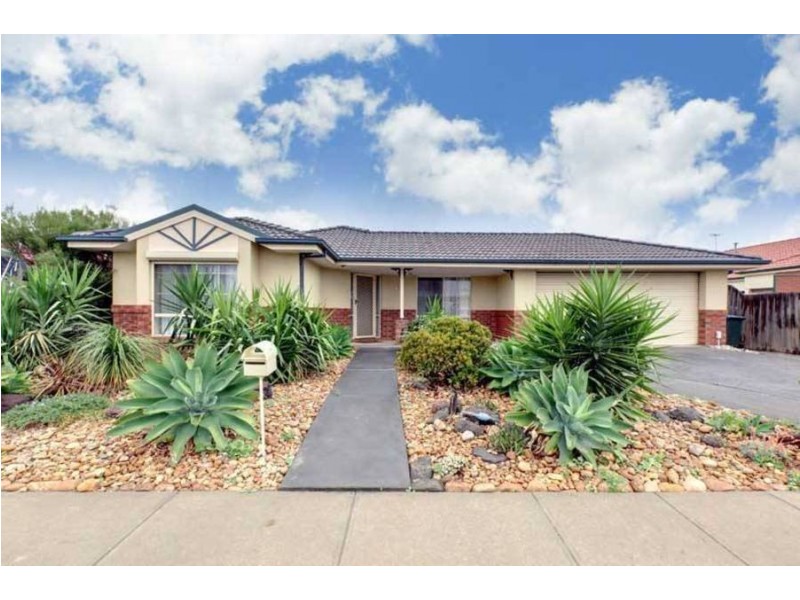 13 Riversdale Drive, Werribee VIC 3030