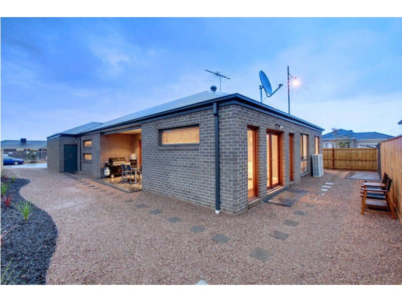1 Monaro, Tarneit VIC 3029