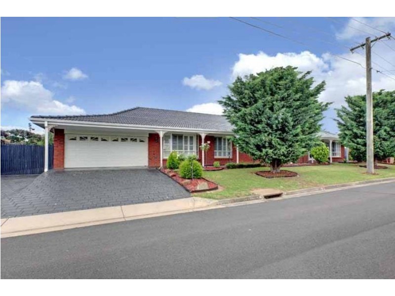 4 Karri Crescent, Hoppers Crossing VIC 3029